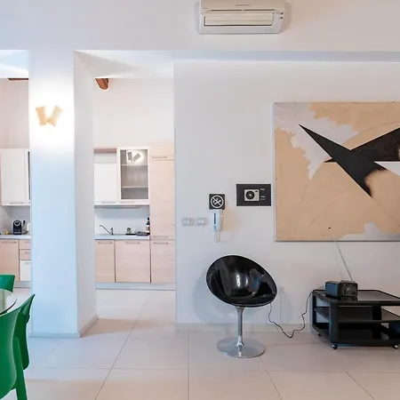 Delle Scienze 11 Appartement