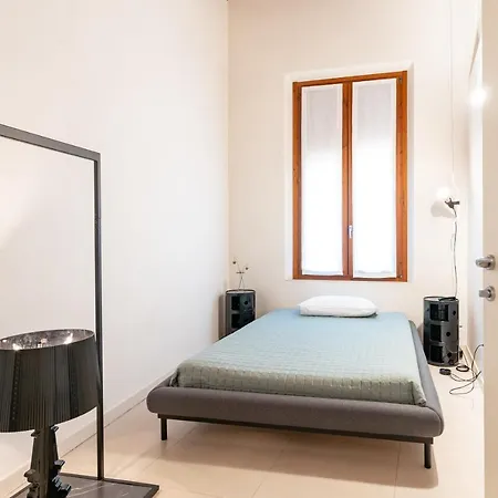 Delle Scienze 11 * フェラーラ