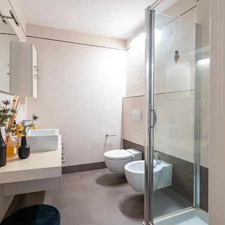 Delle Scienze 11 アパート *